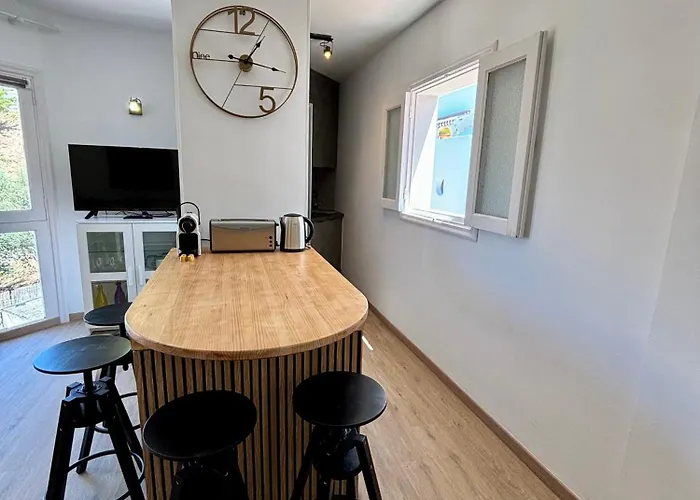 Victoria Apartment, * Адехе